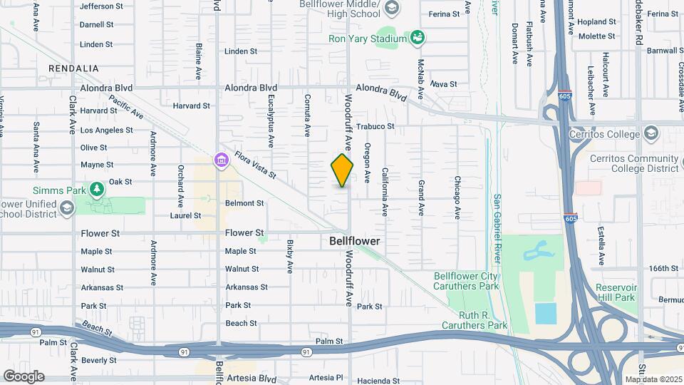 16437 Woodruff Ave Map and Location Details