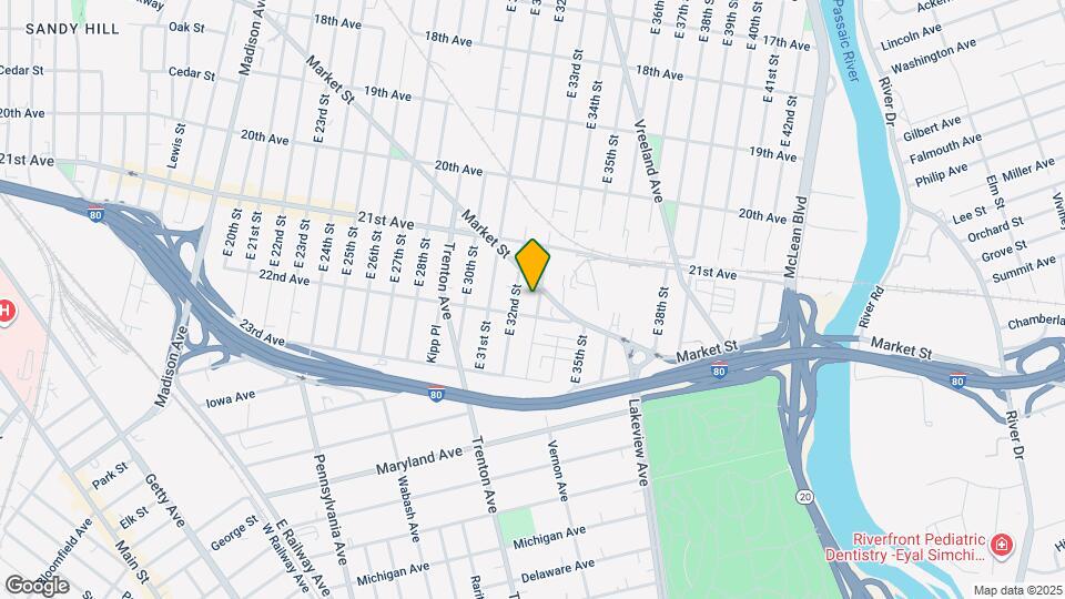 602 E 33rd St Map and Location Details