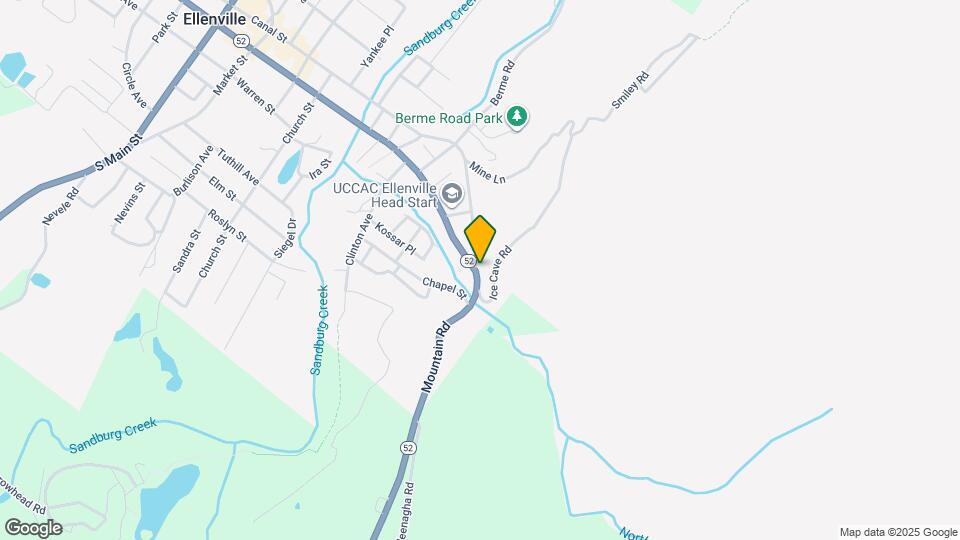 208 Center St Map and Location Details