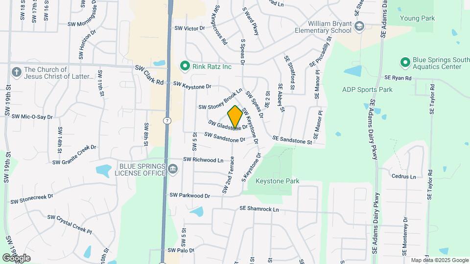 120 SW Gladstone Dr Map and Location Details