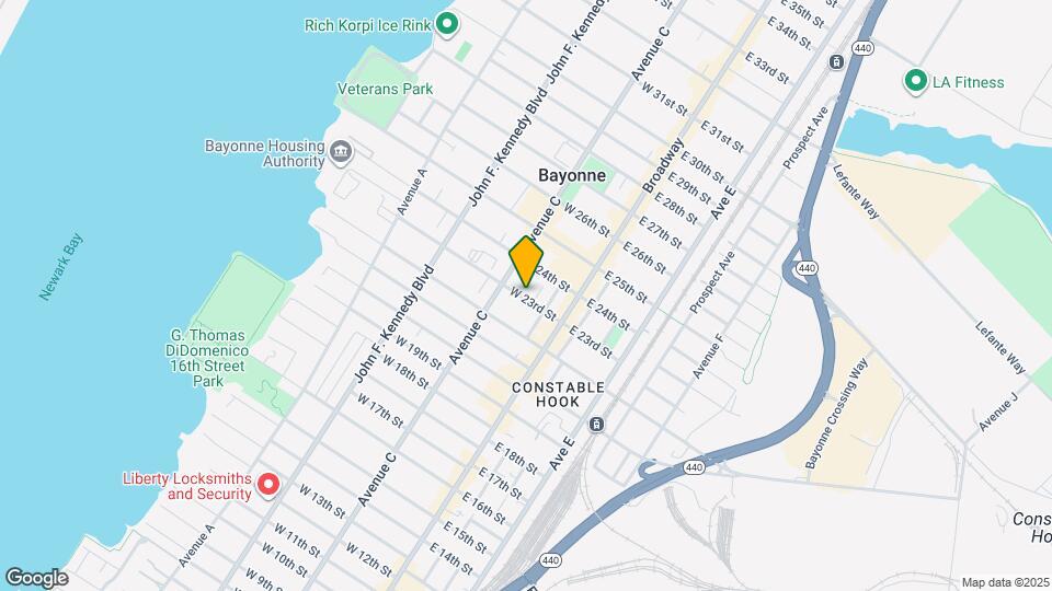 77 W 17th St Map and Location Details