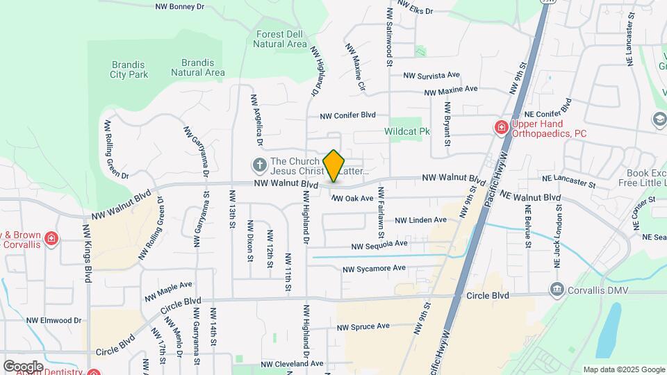 957 NW Oak Ave Map and Location Details