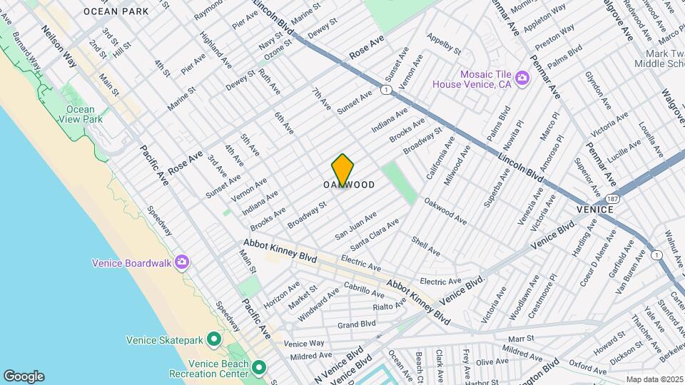 611 Broadway St Map and Location Details