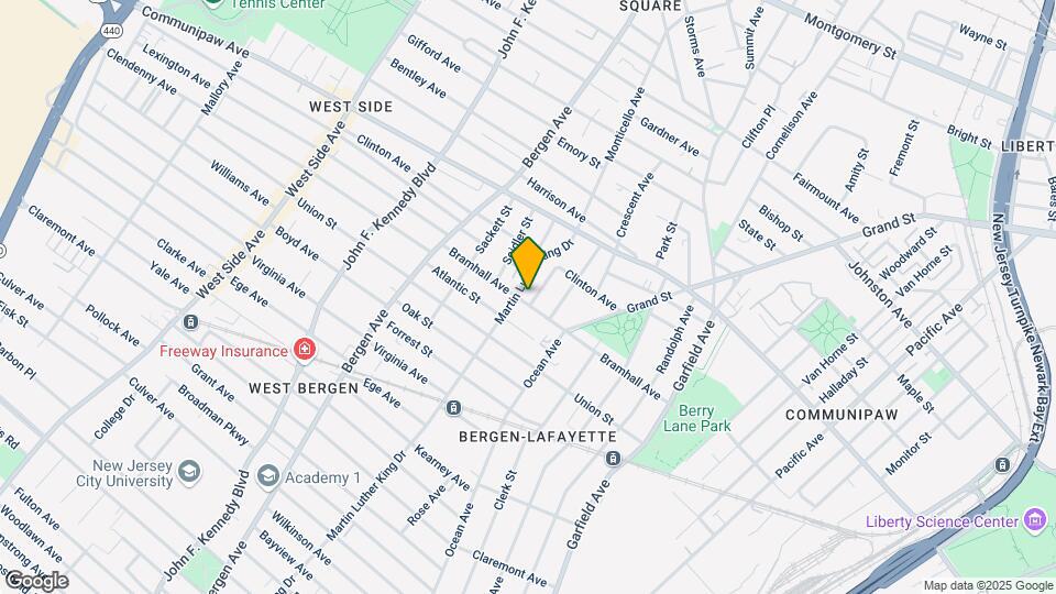 560 Bramhall Ave Map and Location Details