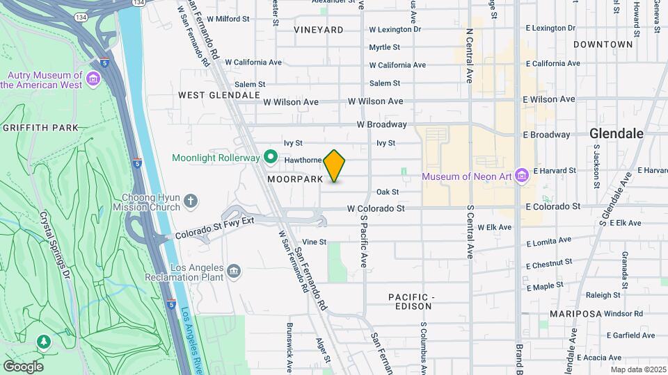555 Oak St Map and Location Details