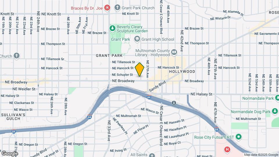 3583 NE Broadway St Mapa y Detalles de la Ubicación