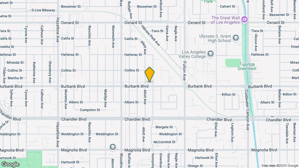 13515-13519 Burbank Blvd Mapa y Detalles de la Ubicación