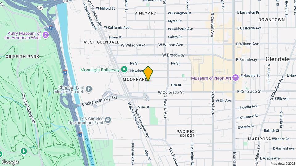 565 Oak St Map and Location Details