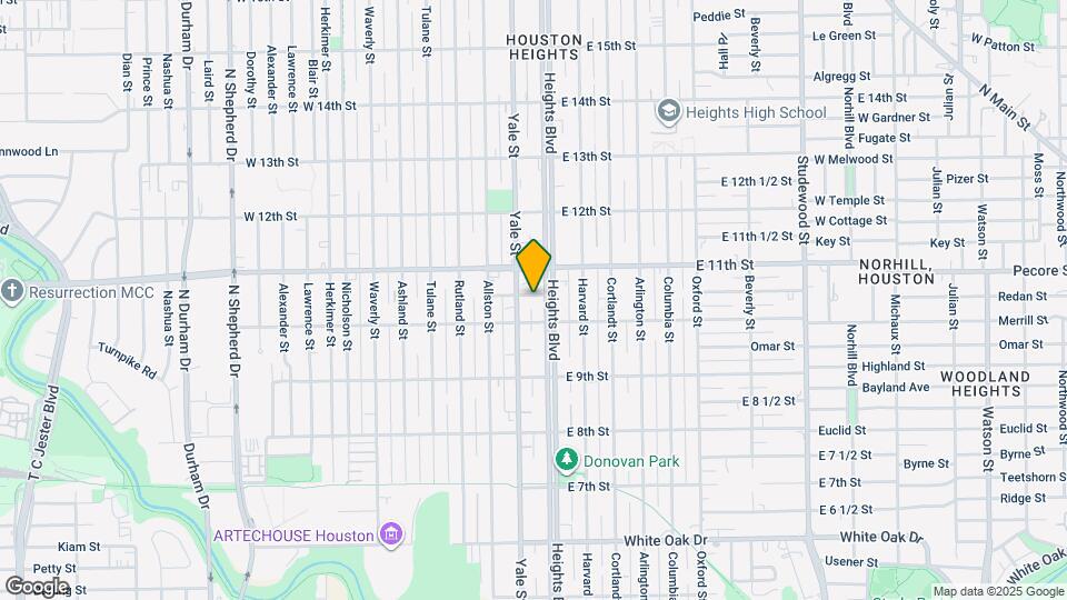 108 W 10th 1/2 St Map and Location Details