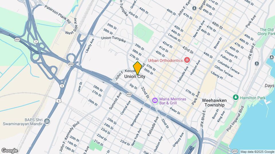 576 32nd St Map and Location Details
