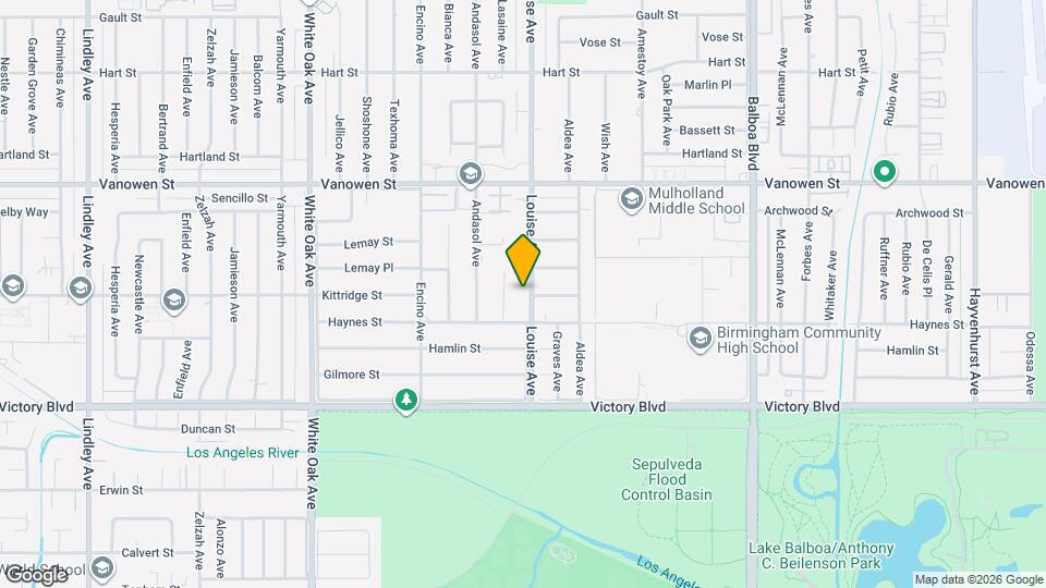 6601 N Louise Ave Map and Location Details