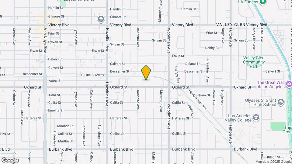 13833 Oxnard St, Unit 8 Map and Location Details