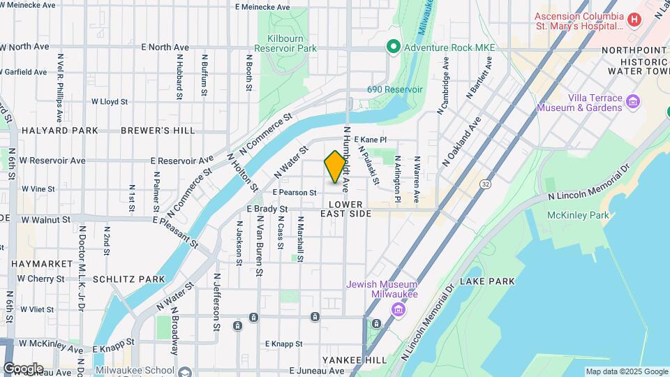 1016 E Pearson St, Unit 1018 Map and Location Details