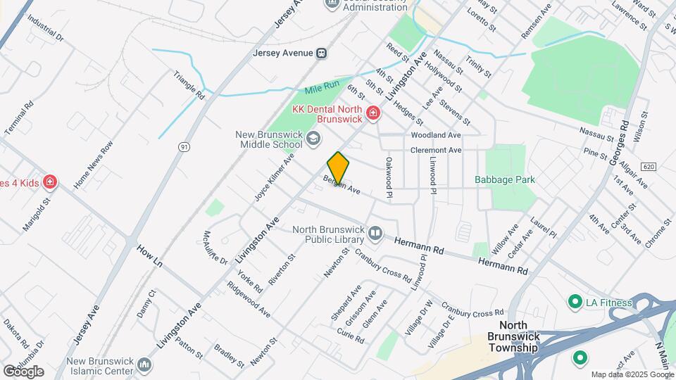 966 Bergen Ave Map and Location Details