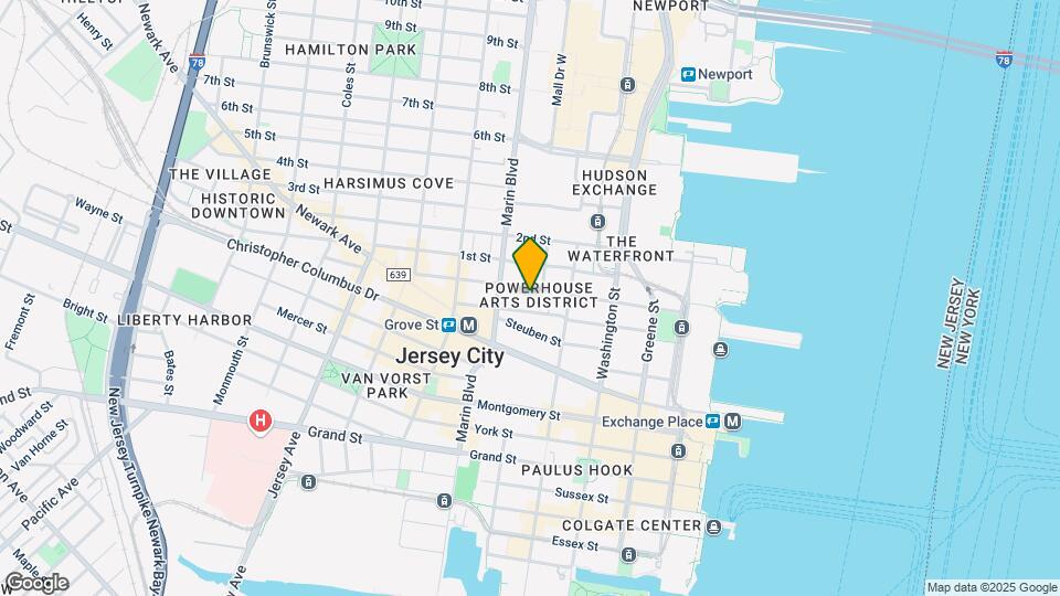 155 Bay St Map and Location Details