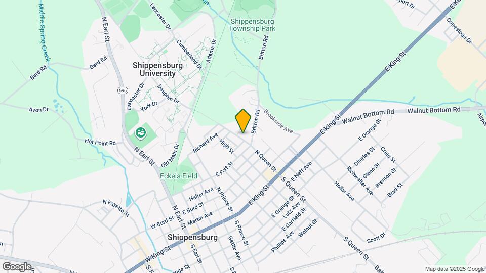 207 N Queen St, Unit Large Attic Room Mapa y Detalles de la Ubicación