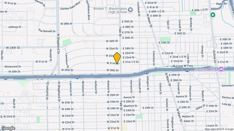 211 W 31st St Map and Location Details