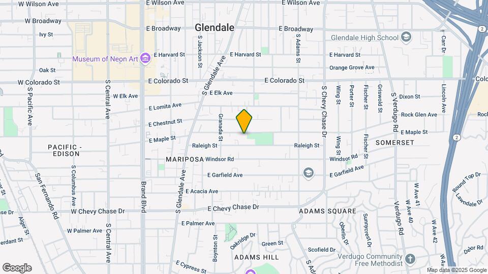 704 E Maple Ave Mapa y Detalles de la Ubicación