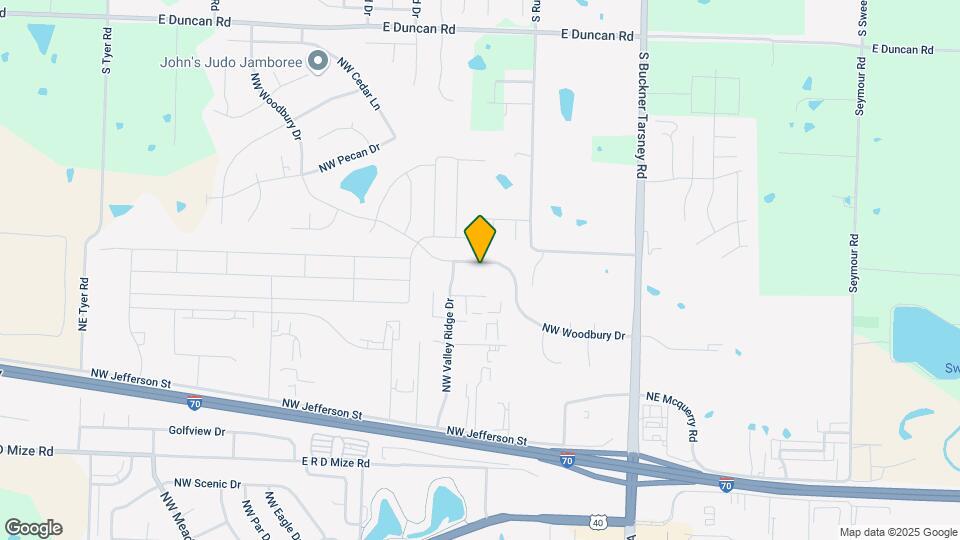 501-521 NW Woodbury Dr Map and Location Details