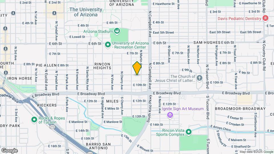 1728 E 9th St Map and Location Details