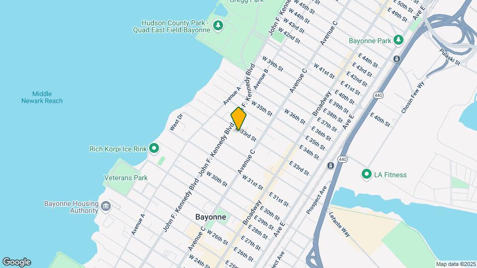 92 W 33rd St Map and Location Details