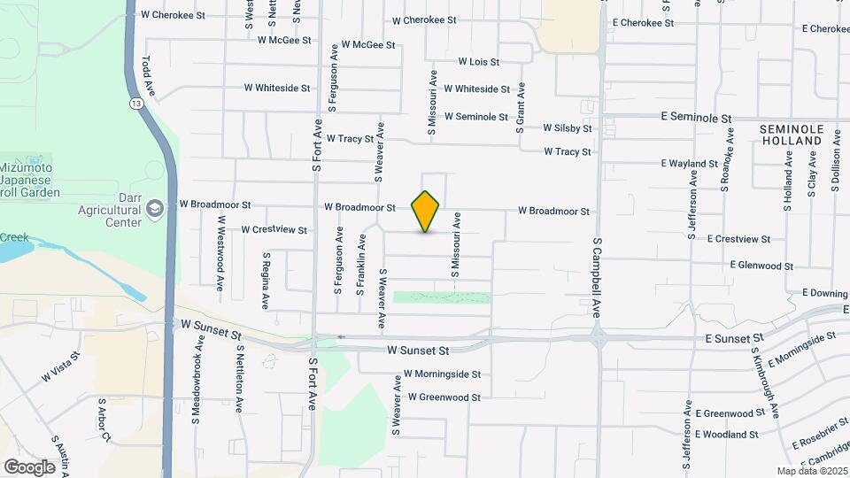 922 W Crestview St Map and Location Details