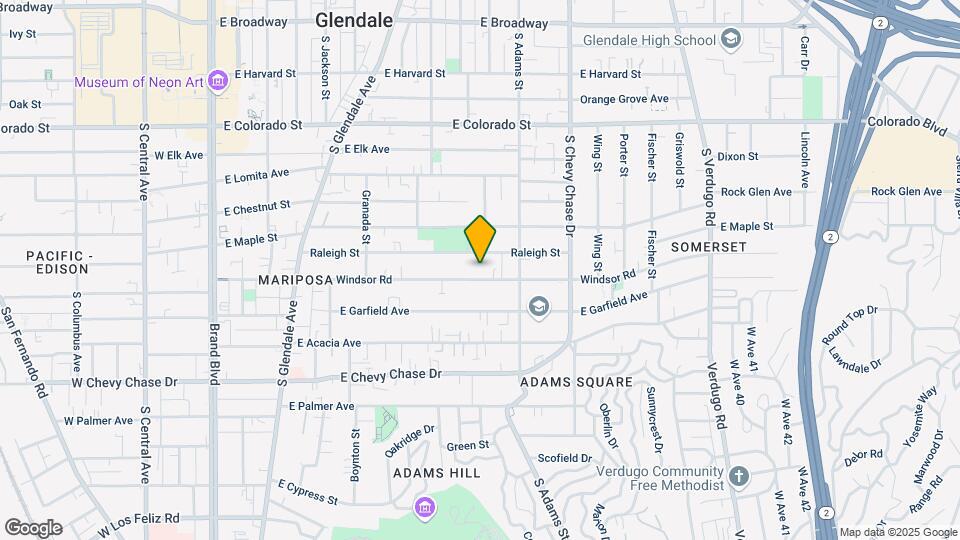 913 E Windsor Rd Map and Location Details