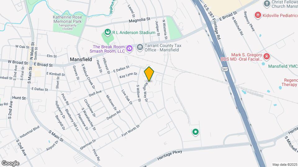 313 Queens Ct S Map and Location Details