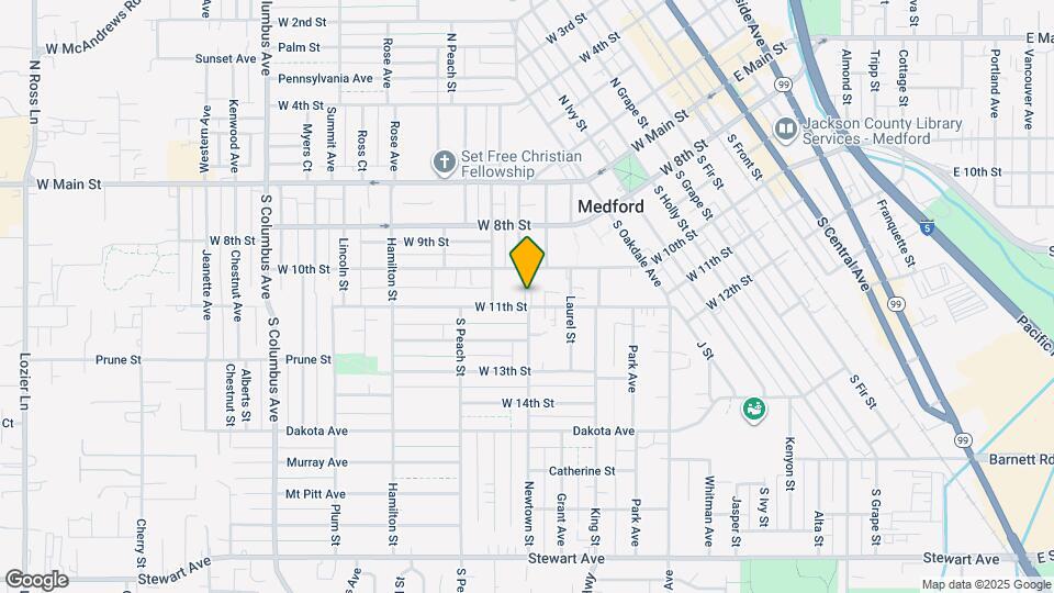 738 W 11th St Map and Location Details