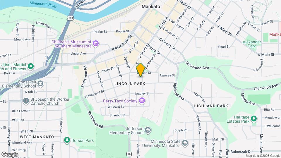 120 Center St Map and Location Details