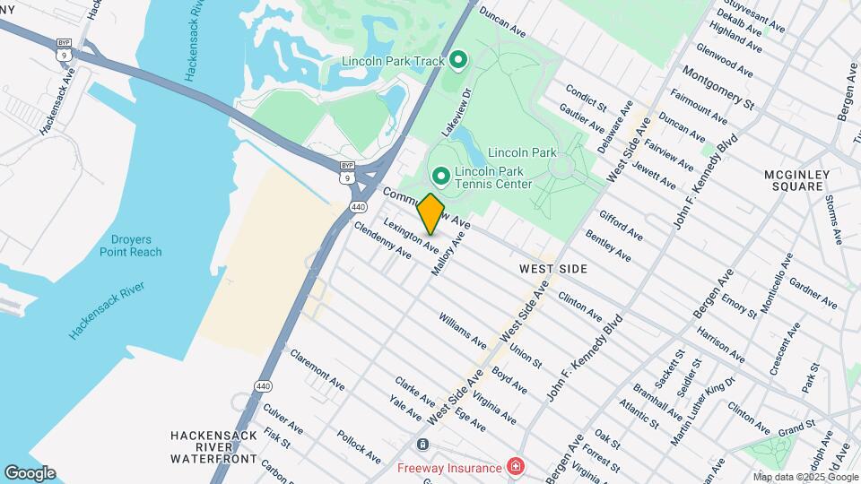 240 Lexington Ave Map and Location Details