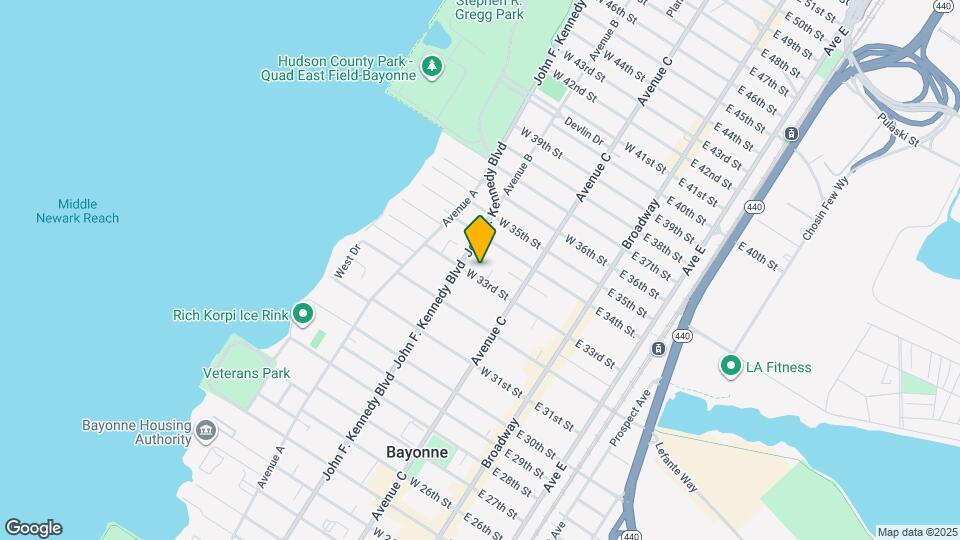 93 W 33rd St, Unit C6 Map and Location Details