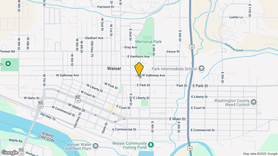 897 E 3rd St Map and Location Details