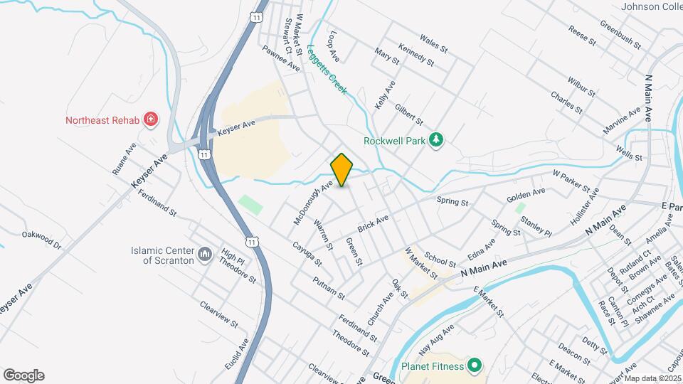 451 Oak St Map and Location Details