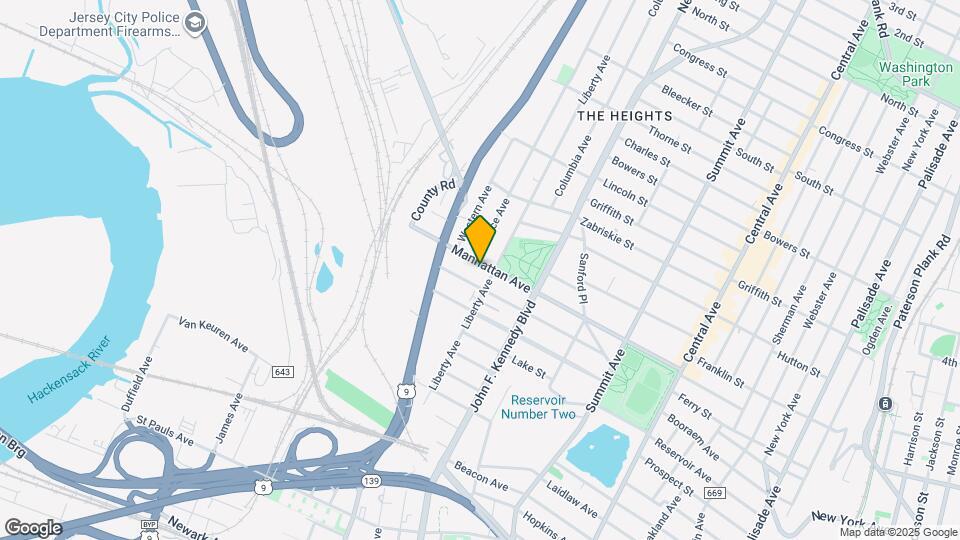 251 Manhattan Ave Map and Location Details