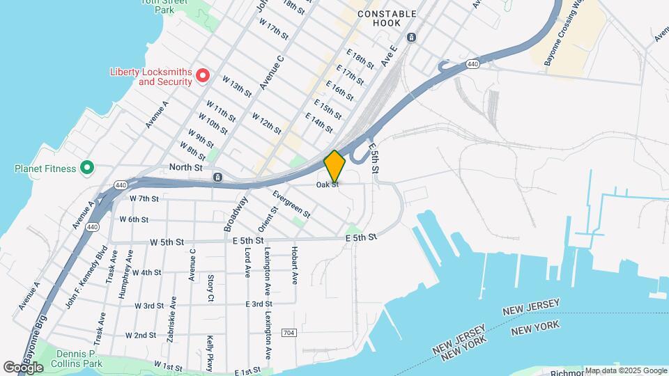 50 Oak St Map and Location Details