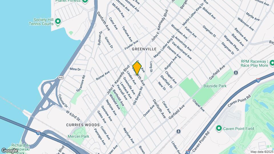 209 Danforth Ave Map and Location Details