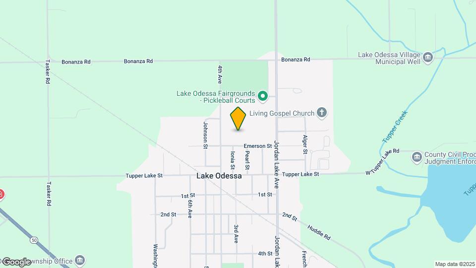 Lake Manor Apartments Map and Location Details