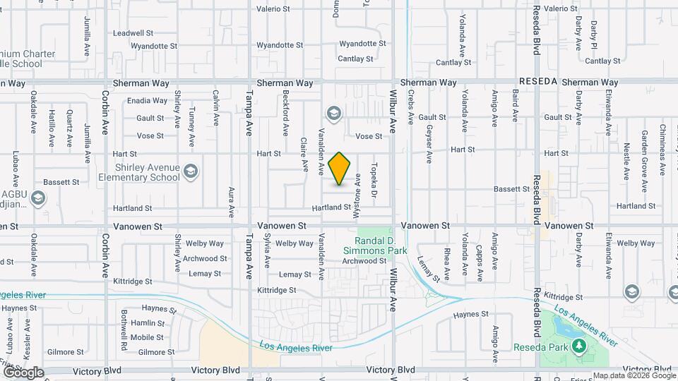 19033 Bassett St Mapa y Detalles de la Ubicación