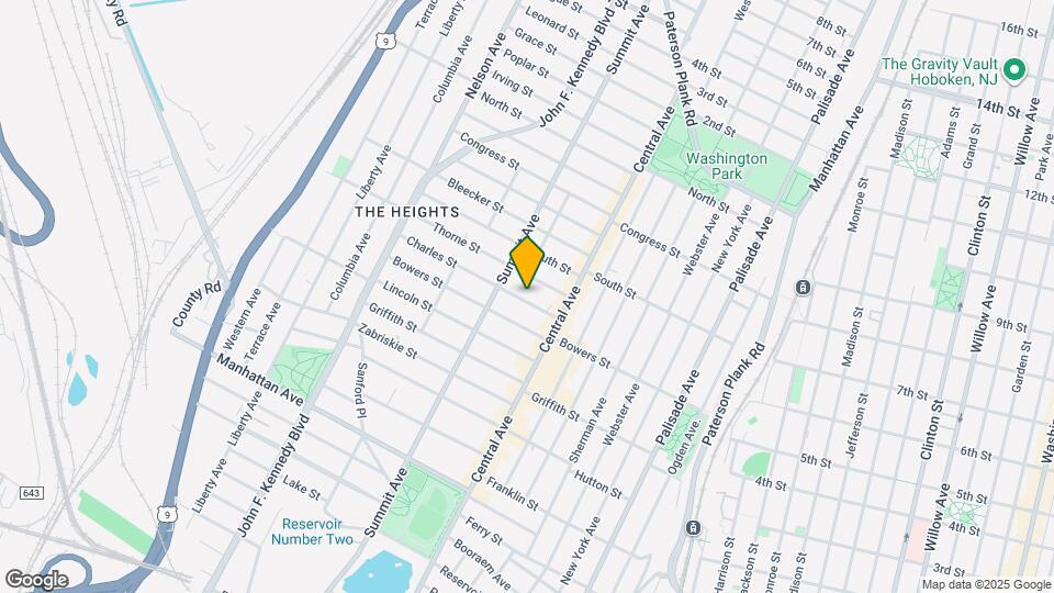 32 Charles St Map and Location Details