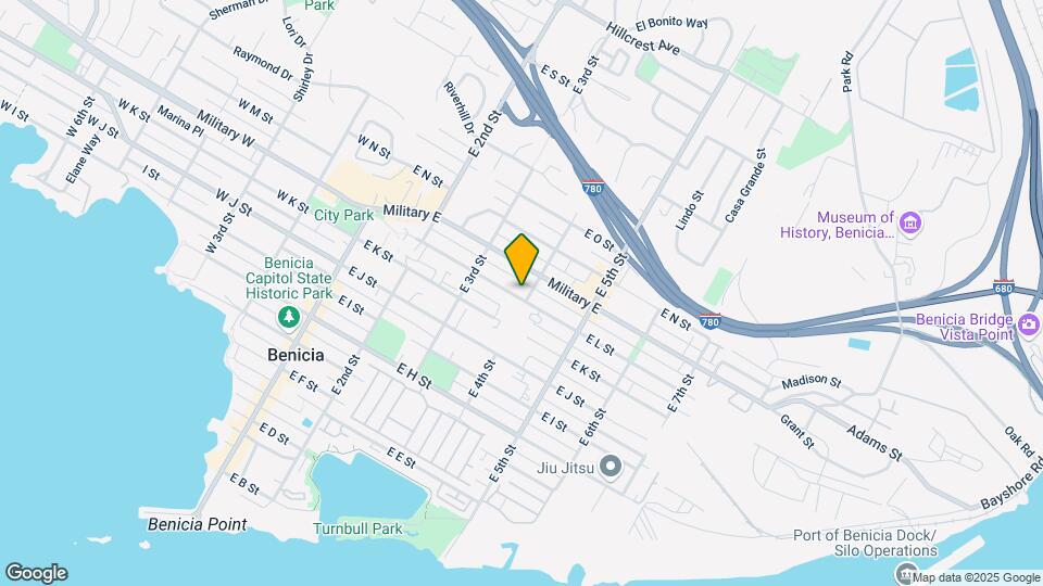 385 E L St Mapa y Detalles de la Ubicación