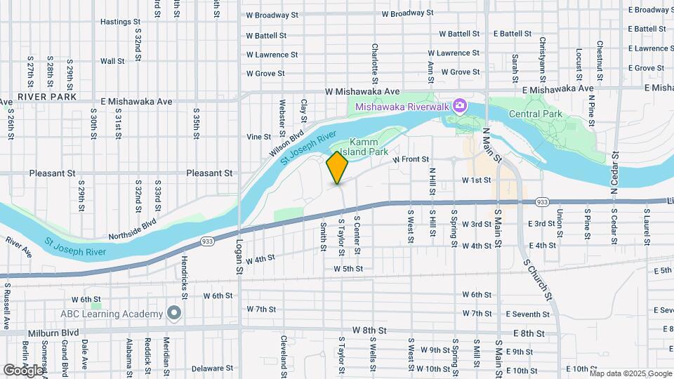 100 Center Apartments Map and Location Details