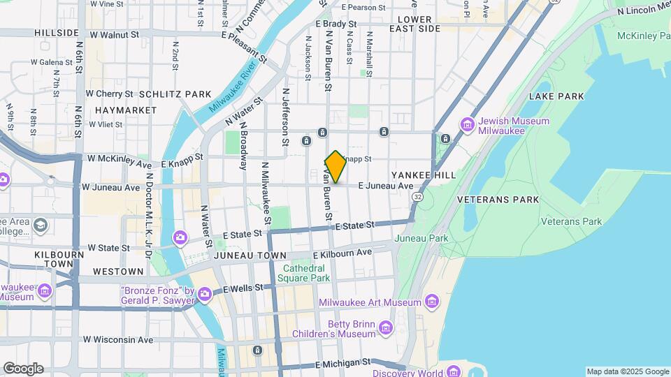 The Blackstone Apartments Milwaukee, WI Apartments For Rent