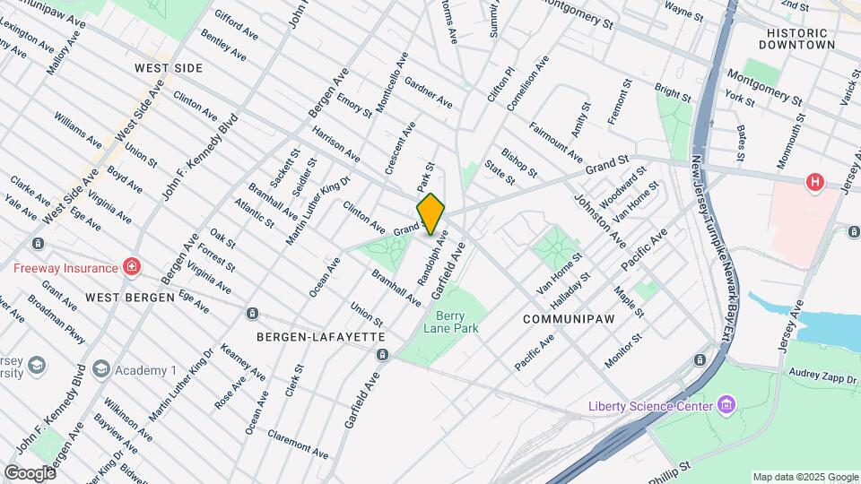10 McDougall St, Unit 1 Map and Location Details