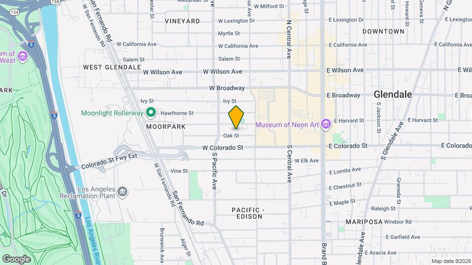 439 Oak St, Unit #301 Mapa y Detalles de la Ubicación