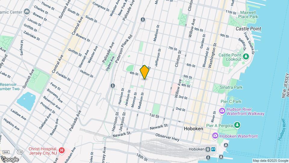 320 Madison St Mapa y Detalles de la Ubicación
