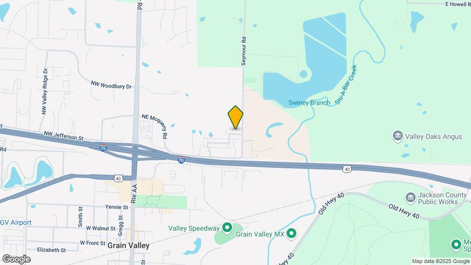 416 NE Wolf Creek Dr Map and Location Details