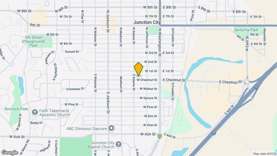226 W Chestnut St Map and Location Details