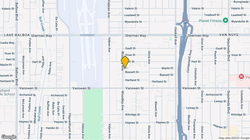 6910 Woodley Ave Map and Location Details