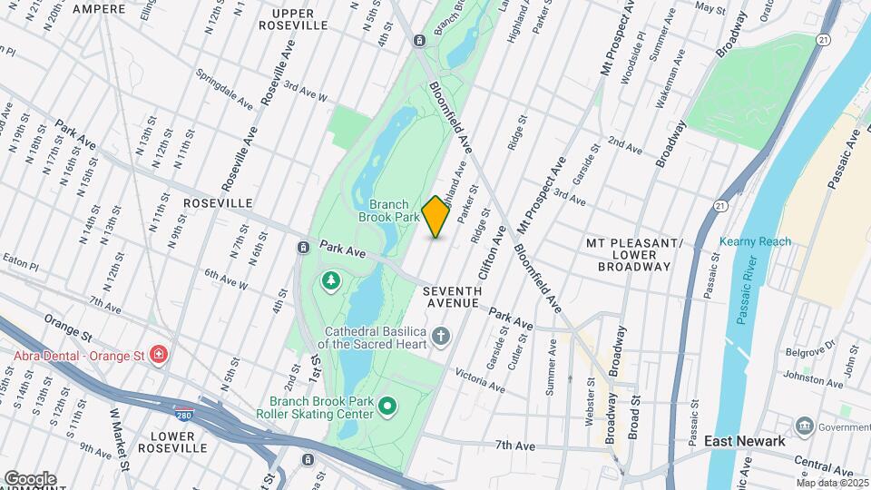 37 Highland Ave, Unit Spacious 2bdrm, Apt #2L Mapa y Detalles de la Ubicación